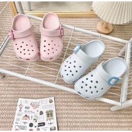 Men's and women's slippers made of Eva material, classic form, easy to coordinate