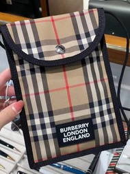 現貨burberry 手機袋
特價