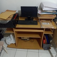 meja komputer bekas