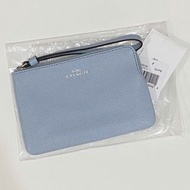 全新 coach wristlet (baby blue)