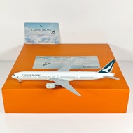 JC Wing EW4773003 1: 400 Cathay Pacific Airlines B777-300 B-HNM Alloy Airplane Model
