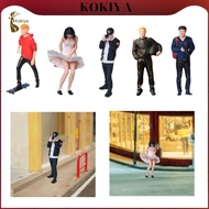 [kokiya] 1/64 Scale Diorama Figure Street People Model Resin Toy for Birthday Present