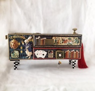 愛麗絲夢遊仙境桌面收納盒、刷架、化妝品架、美容盒