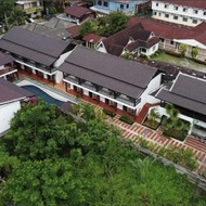 โรงแรม Vangvieng Night Market Resort - Vang Vieng