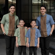 ROMANSTORE CLOTHES FATHER-SON COUULEkoko COMBINATION OF SAGE AND DENIM BATIK