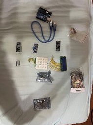 二手 Arduino DIY組合包(含arduino、兩本書、公對公杜邦線、 蜂鳴器 、2個7段顯示器 、lcd顯示器、紅外線感測、 溫濕度感測