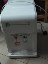 Water Galaxy 冰熱飲水機,接净水的,不是接桶裝水的