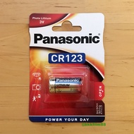 Panasonic CR123A ถ่านลิเที่ยม สำหรับ กล้อง ไฟฉาย Surefire ของแท้ ของใหม่ Lithium Battery 3V CR123AW/1BE CR123