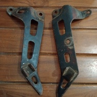 Yamaha f1zr rear footrest post removedOriginal