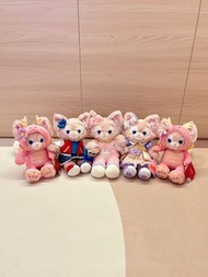 大量‼️甜樣 全新正版連牌 Lina Bell公仔 ss 掛件 鎖匙扣 kc 連故事書 香港迪士尼 上海迪士尼 春日 夏日 牛仔 復活節 中秋節 宮廷服 著替 偵探 女王 惡魔 龍