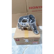 Genuine Honda Air Blade 125, SH 125, LEAD110 right body (11100-KRZ-601)
