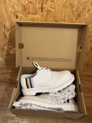 Dr. Martens 1461 Pride 白色皮鞋
