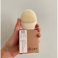 Origins battery-powered facial cleanser