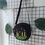 Round bag, trendy round bag, trendy sling bag, Girda Banta