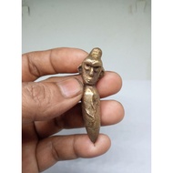 Yellow iron pomppng accessories