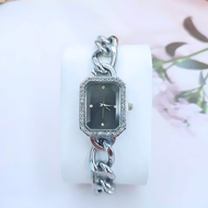 Jam Tangan Wanita Elegan Stainless Square Dial Berlubang Kristal Warna Silver/Pink Gold