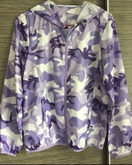 二手🌟Bossini 160碼 女童 紫色 迷彩薄風褸 冷氣外套girl purple windbreaker / jacket
