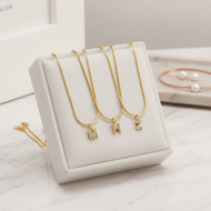 Gold 26 Letter Pendant Necklace for Roe Women with Zircon Initials, Name, Stainless Steel Clavicle C