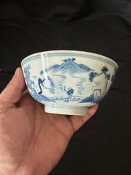 清代早期青花山水人物樓閣碗，古瓷器收藏品。完整保老，口沿有點小飛皮，青花發色漂亮
