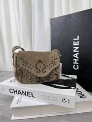 中古包 Chanel 香奈兒 限定鏤空麂皮郵差包