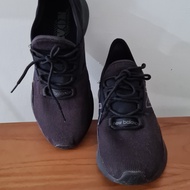 Sepatu New Balance Roav Full Black Original Second