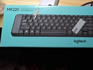 MK220 Logitech keyboard with mouse