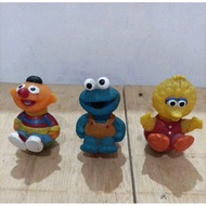 Sesame street elmo figure