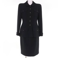 成色極佳的香奈兒 (CHANEL) Vintage 95A P05381V03075 100%羊毛 Coco 紐扣外套和半身裙套裝，黑色，40碼，法國製造，正品，女士款