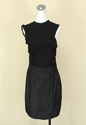 貞新二手衣iroo 依洛 專櫃 黑色設計款圓領無袖棉質緞面洋裝F號(32287)
