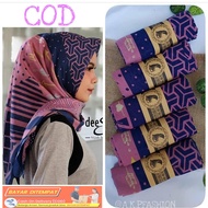 (COD) Hijab Kerudung Segi Empat Square Motif Voal Scarf Ungu Jilbab Segiempat Motif Viral