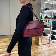 BV Arco翻蓋開合編織手提肩背包22*21*8  9新 配件塵袋