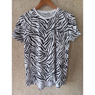 Preloved Zara Black and White Shirt Size US Small
