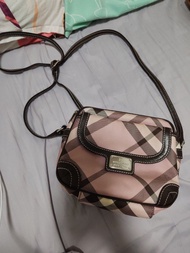 Burberry London Blue Label 格紋斜背包（不議價 騙子免問）