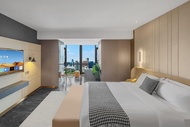 VKing High-altitude River View Hotel (Chongqing Jiefangbei Hongyadong Branch)