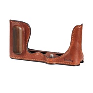 SmallRig กระเป๋าถือหนังแท้พร้อมด้ามจับไม้สำหรับกล้อง Panasonic Lumix S9 รุ่น 4703 กระเป๋าถือแบบป้องก