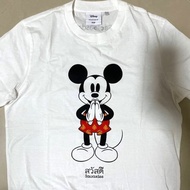 【Fashion】New เสื้อยืด Mickey Mouse “สวัสดี” Disney Go Thailand Collection by ESP แฟชั่นแขนสั้นผ้าฝ้าย