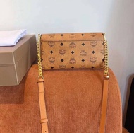 กระเป๋าสตางค์สะพายผู้หญิง สะพายข้าง สะพายไหล่ เอ็มซีเอ็ม/mcm size/ขนาด 23cm/เซนติเมตร