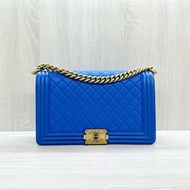 CHANEL 藍色牛皮菱格紋金釦 BOY 28