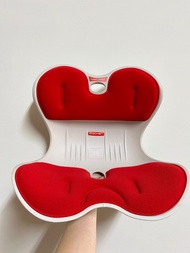 Roichen 韓國 減壓舒適護脊坐墊-兒童款 紅色(35kg 以下兒童適用 護腰 美姿)