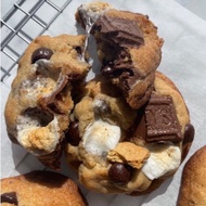 SMORES GOOEY & CHEWY SOFT COOKIES MARSHMALLOW