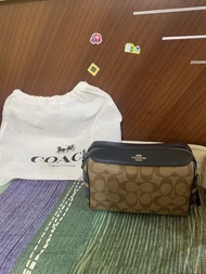 COACH 經典 Monogram 手袋