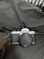 好少用 長放放潮箱 菲林相機 Nikon FM2 跟鏡頭