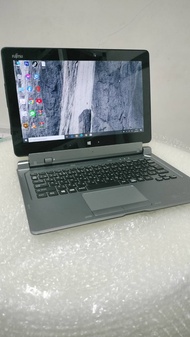 แท็บเล็ต 2in1พร้อมคีย์บร์อด Fujitsu ArrowsTab Q665/M Intel CoreM-5Y31(RAM:8GB/SSD:128GB) ขนาด11.6นิ้