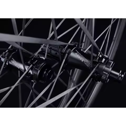 Super Light 1095g 700c 5.2mm Carbon Spoke Wheels Disc Brake 45T Ratchet Gozone R280C Paintless UCI 2