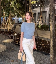 OWN MONEY Poise Blouse เสื้อเรียบหรูมีสไตล์แต่ดูแพง