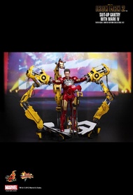 全新未開 Hottoys 鐵甲奇俠 連 黃臂拆甲台 New 1/6 MMS160 Hot Toys Iron Man 2 Suit-Up Gantry Mark IV