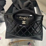 CHANEL 31 Bag Nano Black 24S 長形橫版 拋光 小羊皮 鏈條手提單肩斜挎包 迷你 女款 黑色 | AP3656-B16220-94305 | 全新正牌正貨