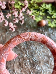 胭霞花霧-珊瑚玉手鐲