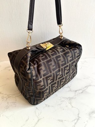 絕版中古包 Fendi老花金扣飯盒包 側背包 斜背包 斜孭包 單肩包
