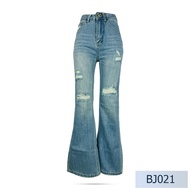 Niyom jeans รุ่น BJ021 กางเกงยีนส์ผู้หญิง   ทรงขาม้า   สียีนส์อ่อน ฟอก เเต่งเฟด ผ้าไม่ยืด  เเต่งขาด